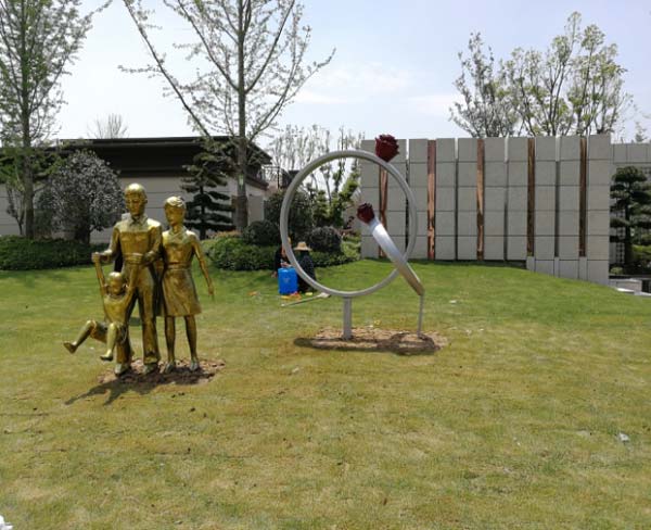 阜阳不锈钢雕塑厂家是延长作品寿命的关键
